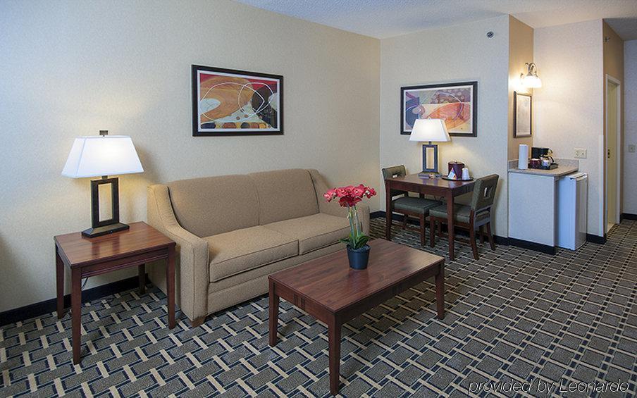 Holiday Inn Express Hotel & Suites Youngstown North-Warren/Niles, An Ihg Hotel חדר תמונה